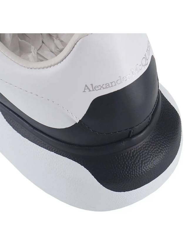 Men's Black Painting Oversole Low Top Sneakers White - ALEXANDER MCQUEEN - BALAAN 7