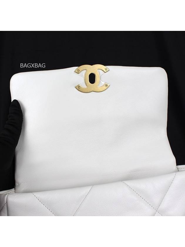 CH 19 Flap Bag Small White CH42BG072 - CHANEL - BALAAN 6