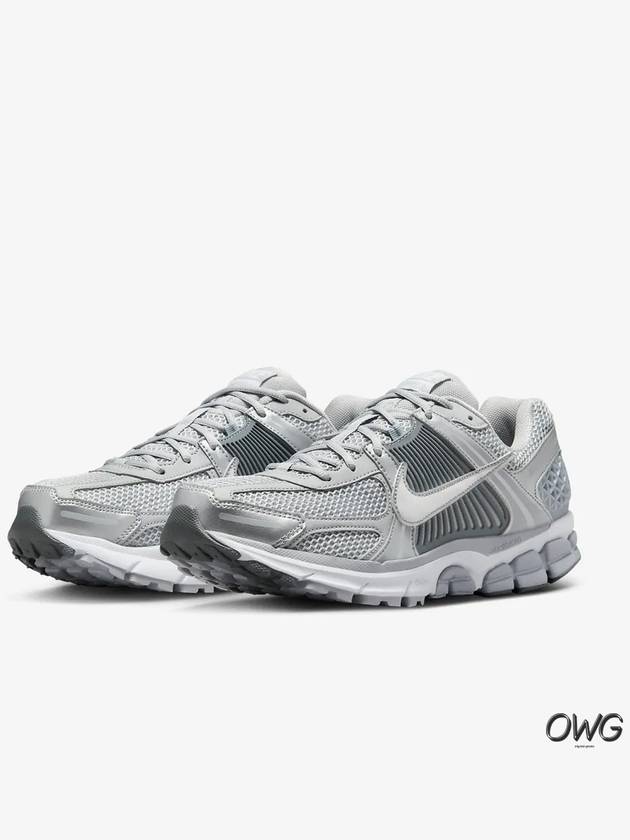 Zumvomero5 Men s Sneakers Running Shoes Wolf Gray Photon Dust Tint - NIKE - BALAAN 2