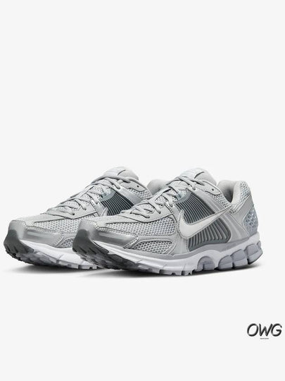 Zumvomero5 Men s Sneakers Running Shoes Wolf Gray Photon Dust Tint - NIKE - BALAAN 2