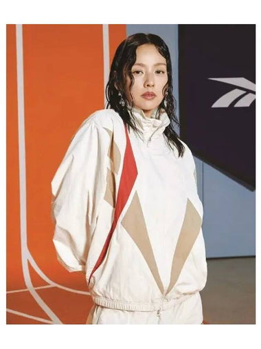 Hyori Lee wearing vector flash windbreaker beige - REEBOK - BALAAN 1