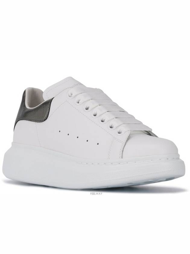 Oversized Low Top Sneakers Black White - ALEXANDER MCQUEEN - BALAAN 3