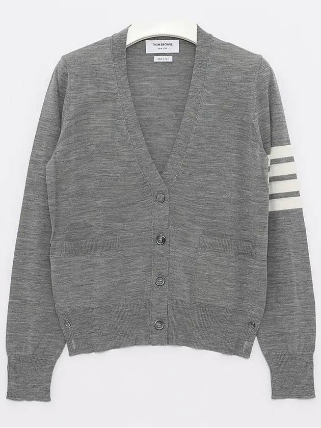 Sustainable Fine Merino Wool 4-Bar Relaxed Fit V-Neck Cardigan Light Grey - THOM BROWNE - BALAAN 2