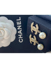 CC Metal Logo Pearl Earrings Gold - CHANEL - BALAAN 4