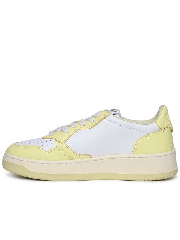 Women's Medalist Bi-Color Low-Top Sneakers Yellow - AUTRY - BALAAN 4