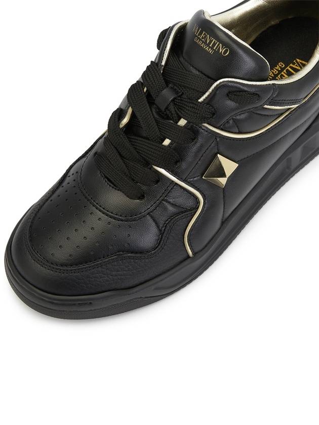 Gumboy One-Studded Leather Low-Top Sneakers Black - VALENTINO - BALAAN 8