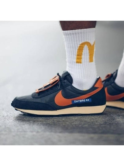 Daybreak Low Top Sneakers Black Orange - NIKE - BALAAN 2