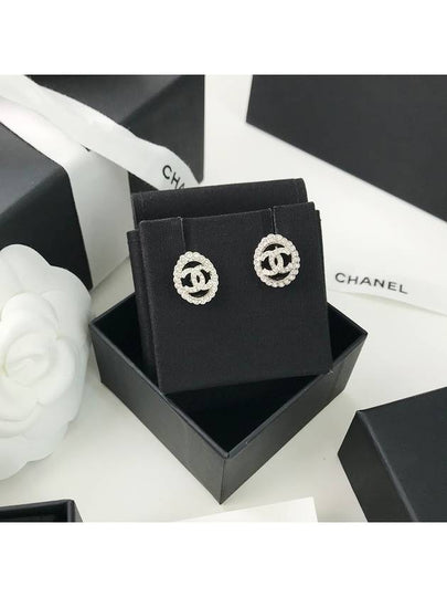 AB9232 CC logo frame crystal silver oval earrings - CHANEL - BALAAN 2