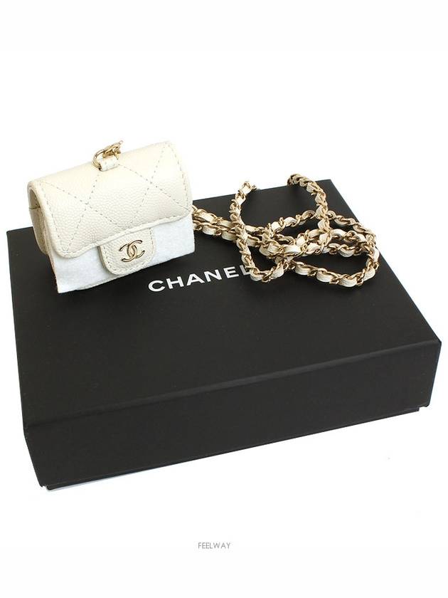 women pouch bag - CHANEL - BALAAN 6