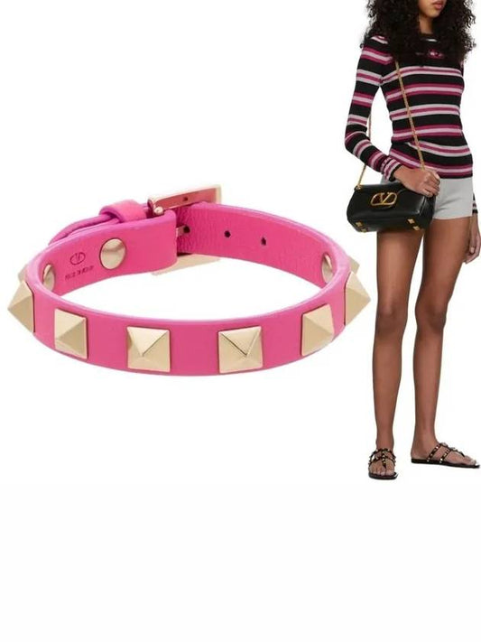 Rockstud leather bracelet pink - VALENTINO - BALAAN.