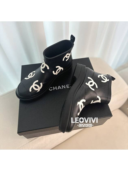 CC Logo Play Half Ankle Short Rubber Boots Rain Boots Rain Boots Black 38 G45076 - CHANEL - BALAAN 1