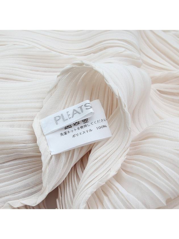 Pleated Please Ivory Wrinkled Scarf - ISSEY MIYAKE - BALAAN 3