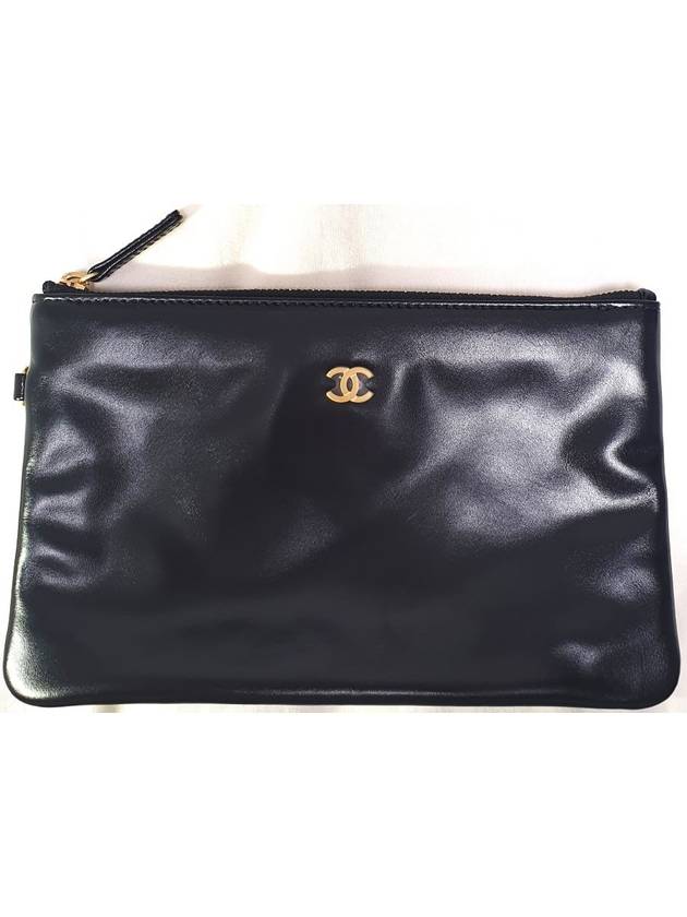 Shiny Calfskin 22 Small Shoulder Bag Black - CHANEL - BALAAN 6