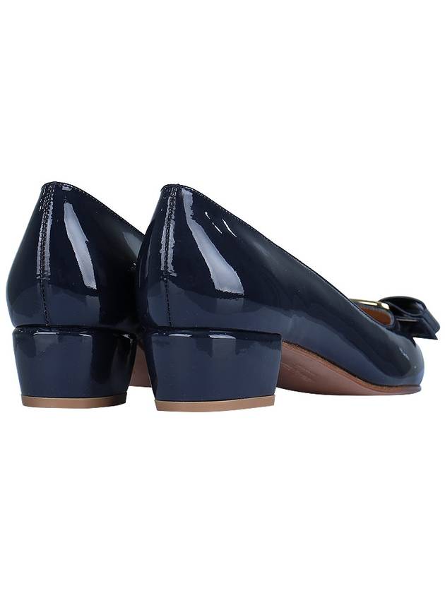 Vara Bow Patent Pumps Oxford Blue - SALVATORE FERRAGAMO - BALAAN 6