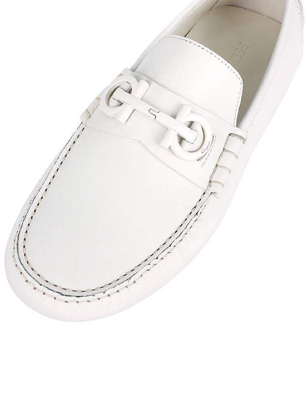 Gancini Ornament Driving Shoes White - SALVATORE FERRAGAMO - BALAAN 8