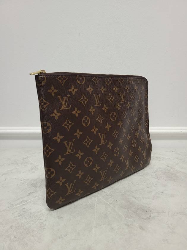 Monogram Ettu Voyage Clutch Bag MM - LOUIS VUITTON - BALAAN 3