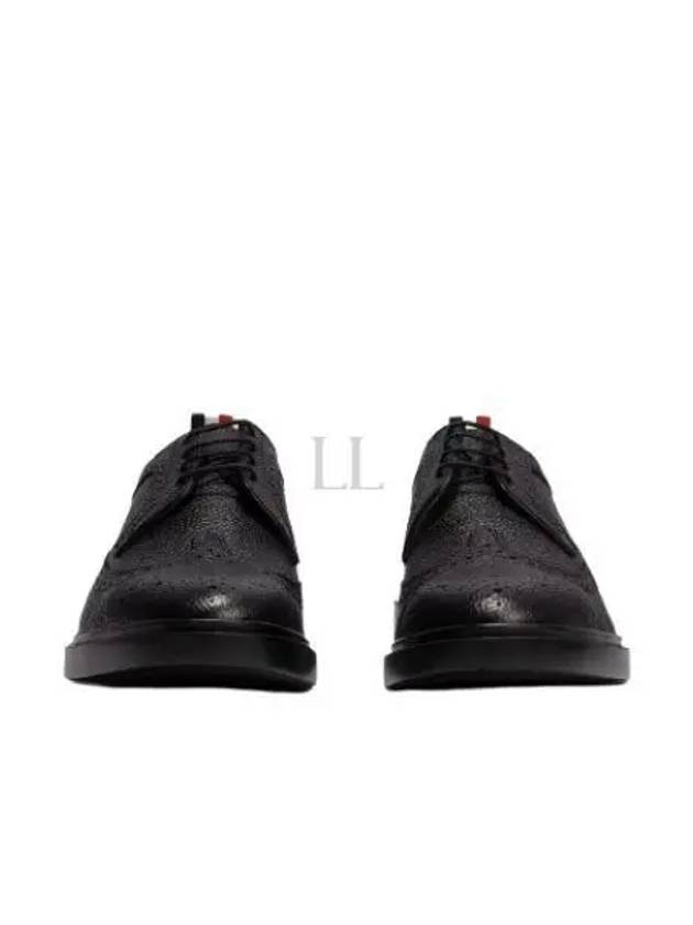 Men's Three Stripes Tab Pebble Grain Long Wing Sole Brogue Black - THOM BROWNE - BALAAN 2