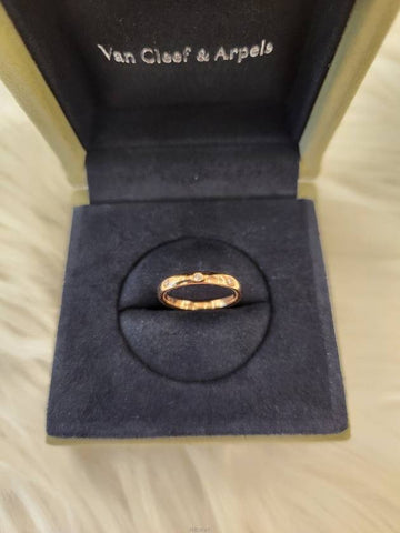 Daol Merchant Store Van Cleef Tendremain Etoile Wedding Band December 22 Size 48 Condition S - VANCLEEFARPELS - BALAAN 1