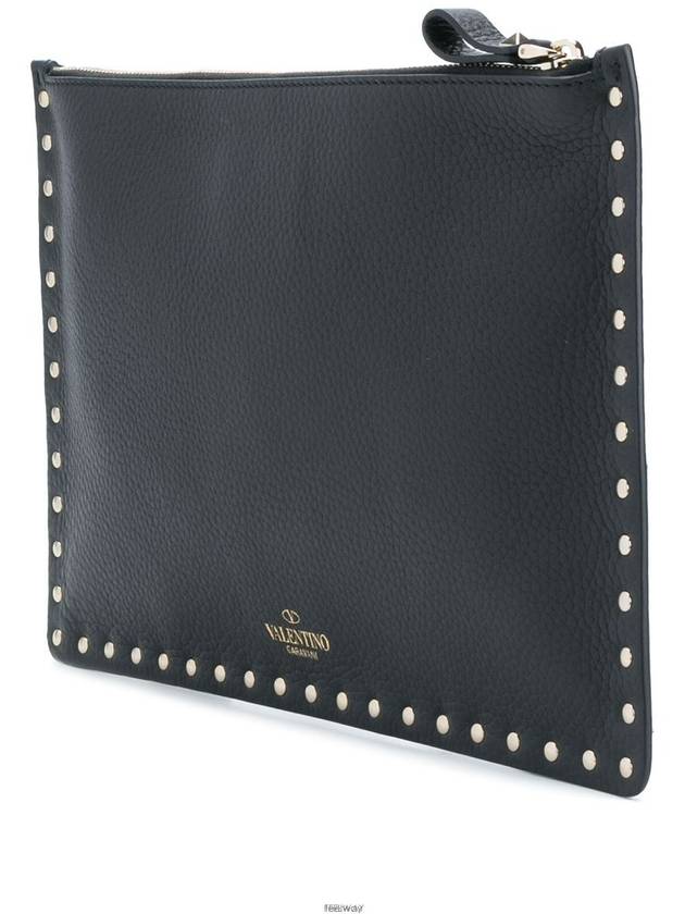 Rockstud Pebble Leather Clutch Bag Black - VALENTINO - BALAAN 4