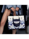 BlackLine Flower Art Shopper Bag_Navy - ALICEMARTHA - BALAAN 2