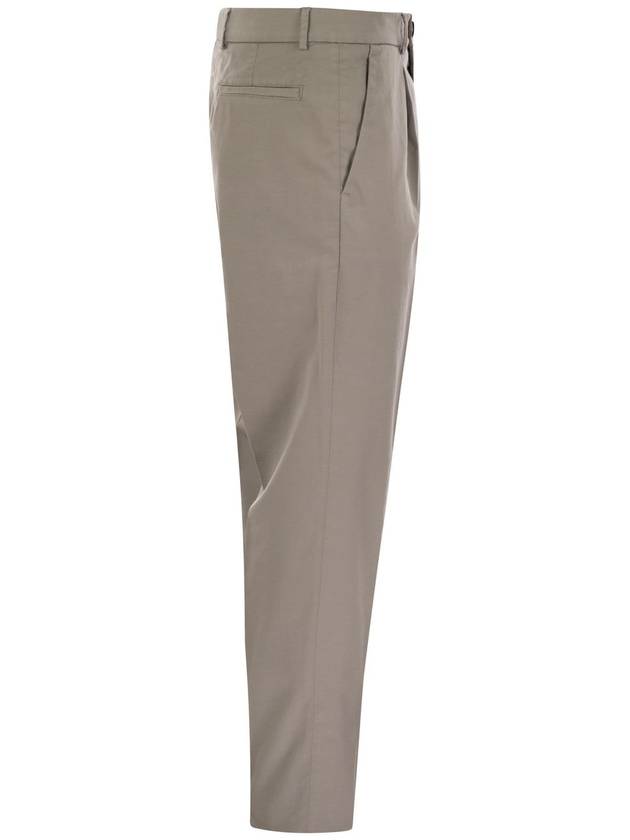 Garment-dyed Leisure Fit Trousers in American Pima Comfort Cotton with Pleats - BRUNELLO CUCINELLI - BALAAN 3