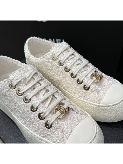 women sneakers tweed gold brooch ivory - CHANEL - BALAAN 2