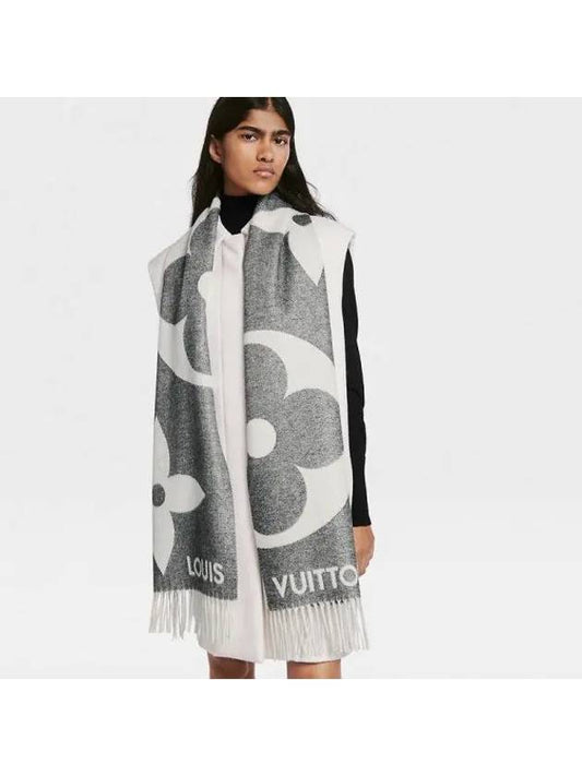 Ultimate Shine Scarf Gray M78120 - LOUIS VUITTON - BALAAN 1