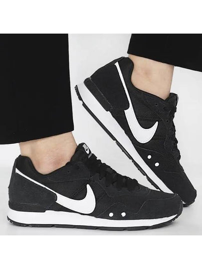 Venture Runner Low Top Sneakers Black - NIKE - BALAAN 2