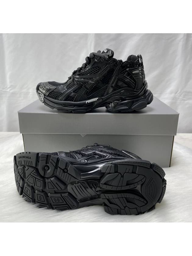 Runner Low Top Sneakers Black - BALENCIAGA - BALAAN 6