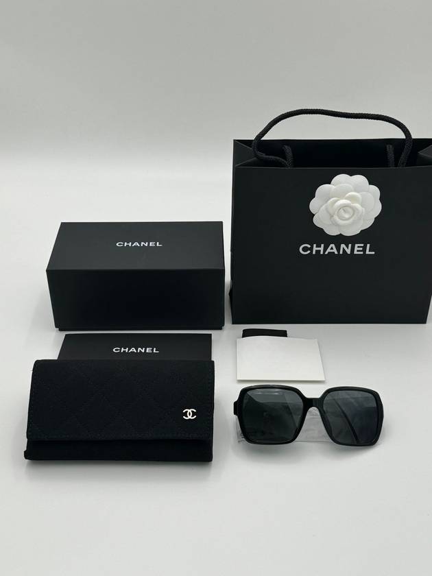 Lettering Square Sunglasses Black A71305 - CHANEL - BALAAN 9