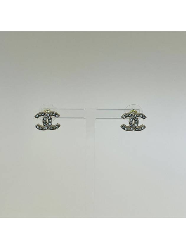 Women's CC Logo Pearl Crystal Stud Earrings Gold - CHANEL - BALAAN 5