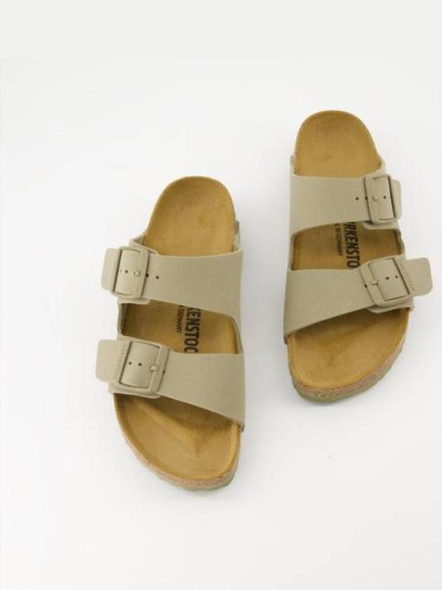 Arizona Big Buckle Slippers Beige - BIRKENSTOCK - BALAAN 3