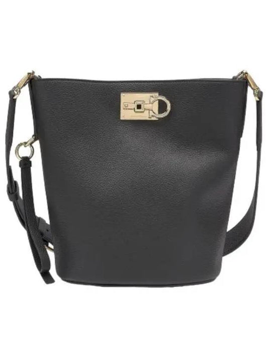 Ferragamo Studio Bucket Bag Black Shoulder - SALVATORE FERRAGAMO - BALAAN 1