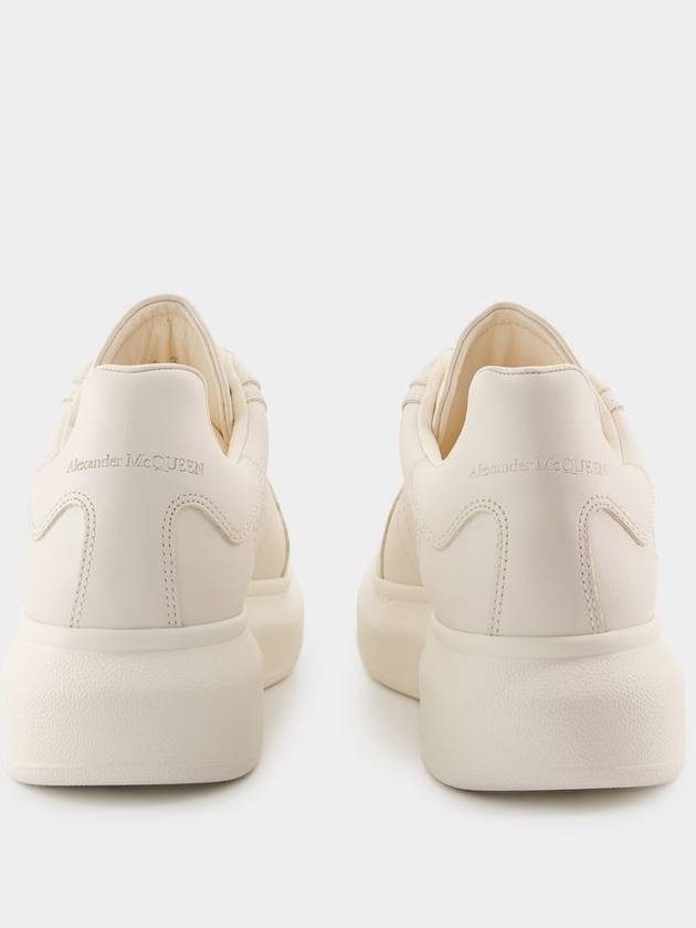 Oversized Sneakers - Alexander McQueen - Leather - White - ALEXANDER MCQUEEN - BALAAN 3