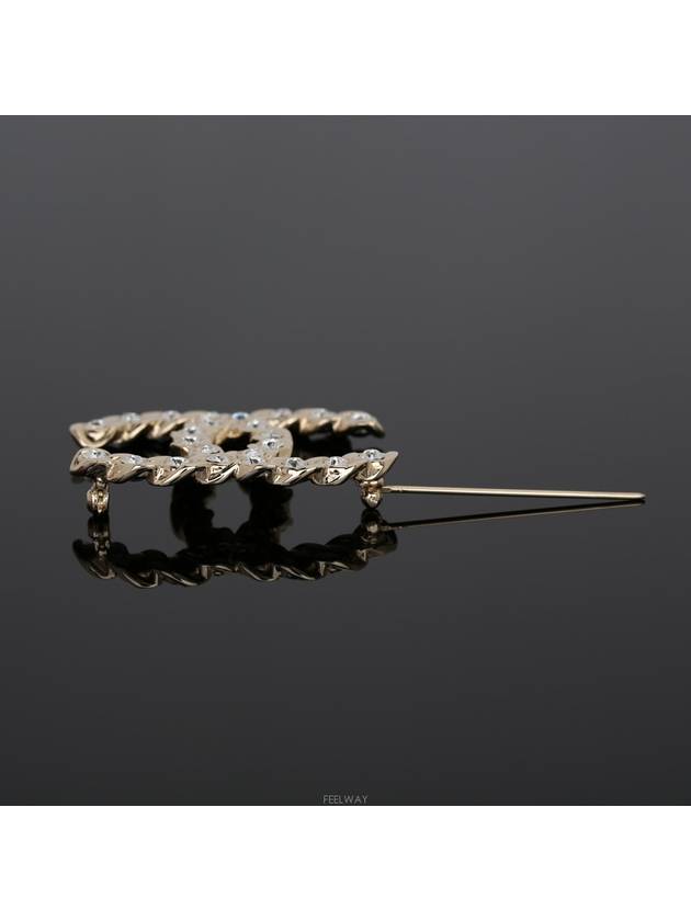 Women Brooches Pins - CHANEL - BALAAN 5