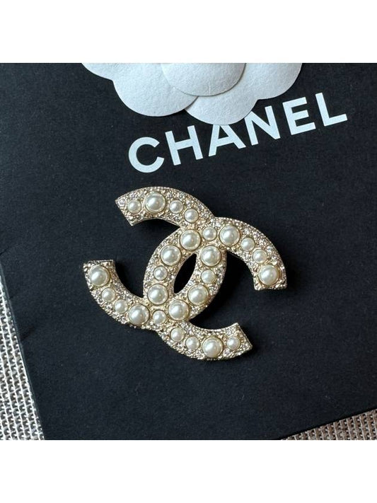 Classic CC logo pearl brooch gold A64762 - CHANEL - BALAAN 1