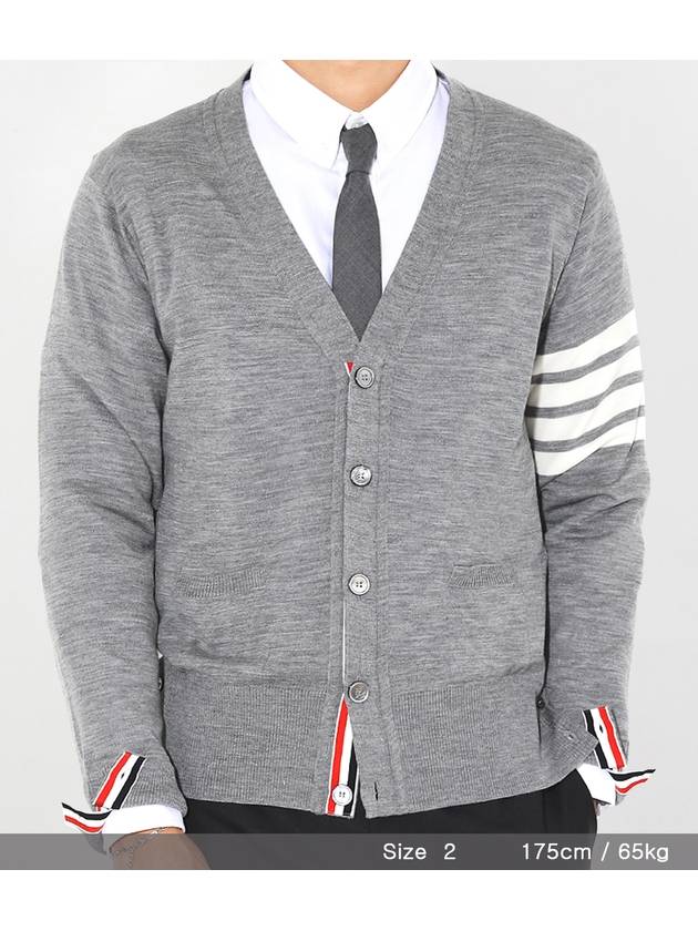 Men's Sustainable Classic Diagonal Wool Cardigan Pale Grey - THOM BROWNE - BALAAN 12