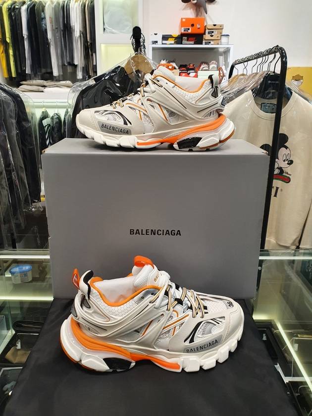 Balenciaga track trainer white orange hotsell