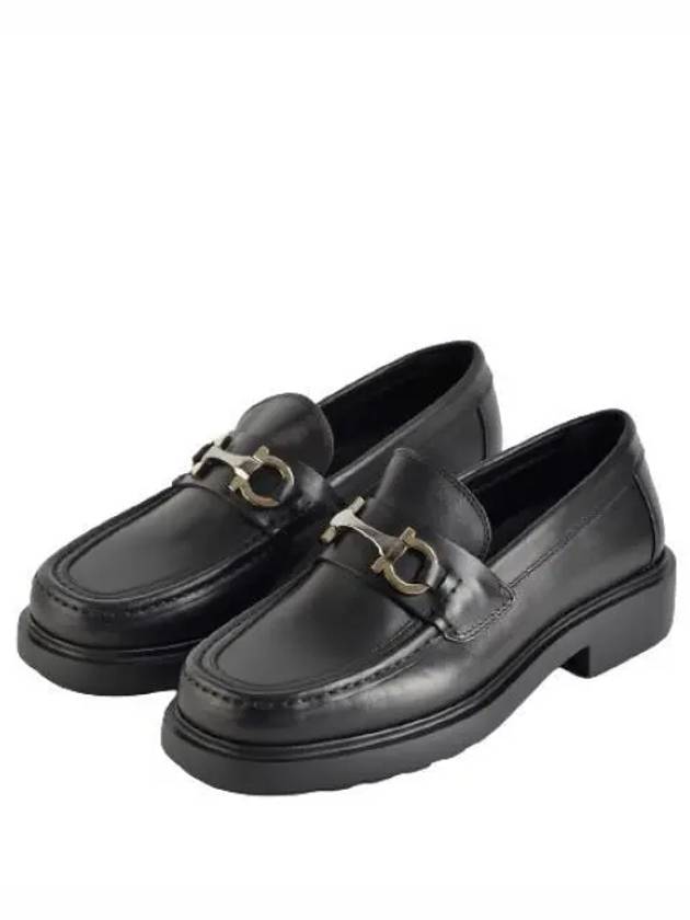 Moccasin Gancini Ornament Calfskin Loafers Black - SALVATORE FERRAGAMO - BALAAN 2