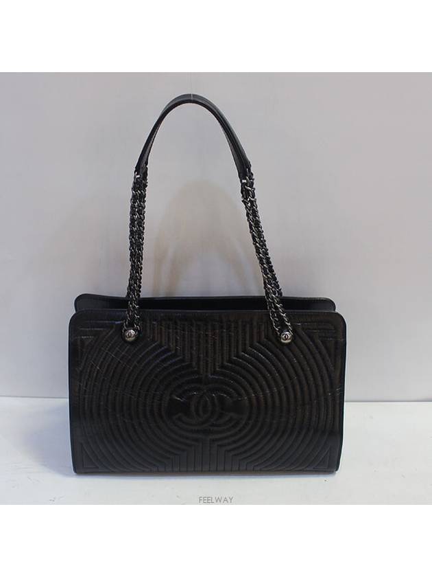 vintage black shoulder bag - CHANEL - BALAAN 4