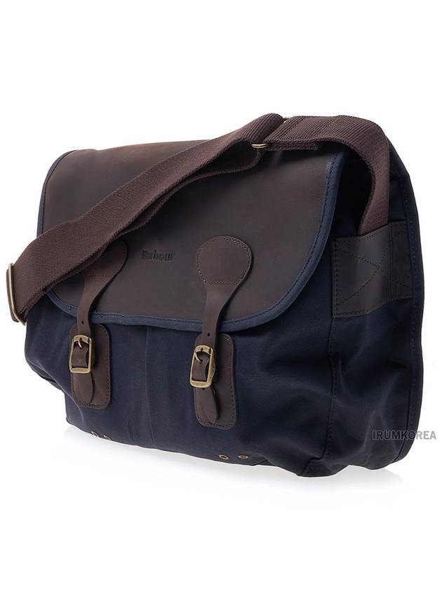 Taras Waxed Leather Cross Bag Navy - BARBOUR - BALAAN 3