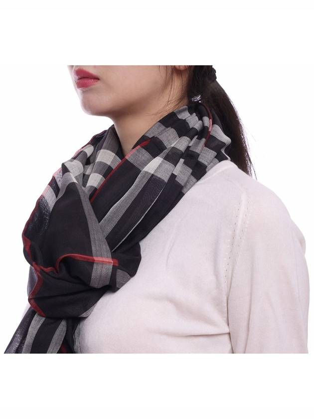 Checkered Wool Silk Scarf Navy - BURBERRY - BALAAN 5