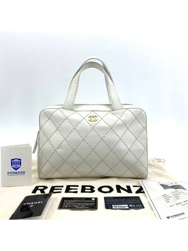 Wild Stitch White Tote Bag - CHANEL - BALAAN 1