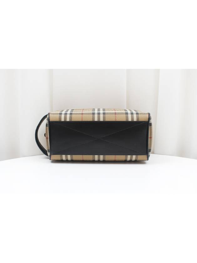 Vintage Check Travel Pouch 8057939 - BURBERRY - BALAAN 5