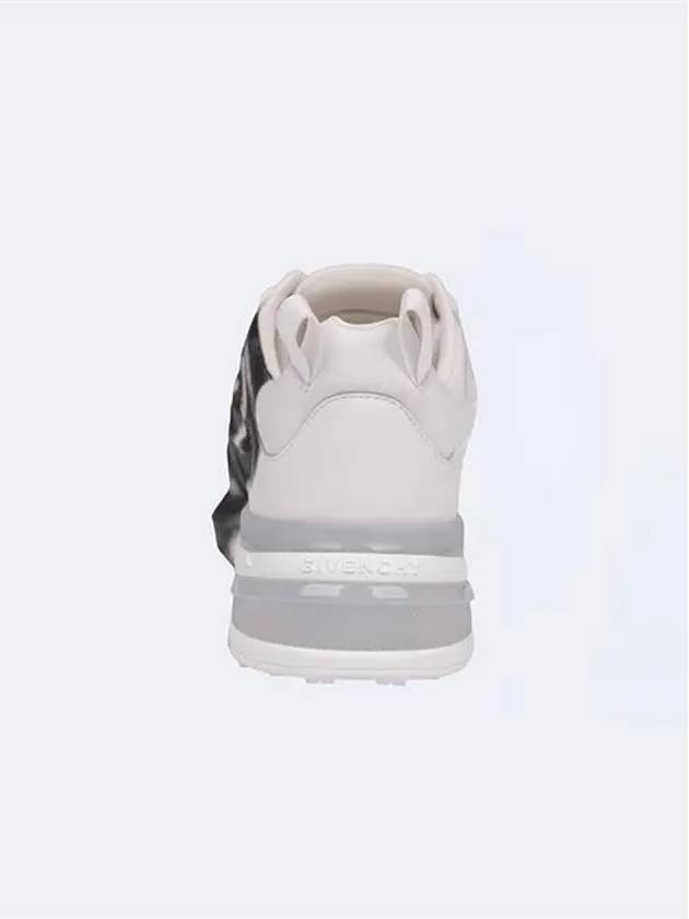 Cheeto Tag Effect GIV 1 Low Top Sneakers White - GIVENCHY - BALAAN.