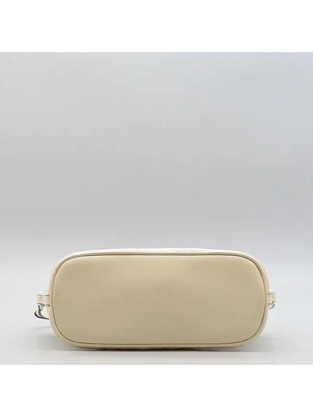 739166 White leather GG Marmont Matelasse small shoulder bag - GUCCI - BALAAN 5