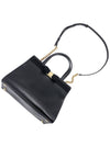 Women s Ferragamo 21 I290 Black Calfskin New Vara Bow Medium 2WAY gt bag Gangbuk used luxury goods - SALVATORE FERRAGAMO - BALAAN 7