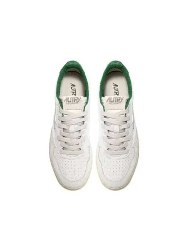 Women's Medalist Goat Green Tab Low Top Sneakers White - AUTRY - BALAAN 4