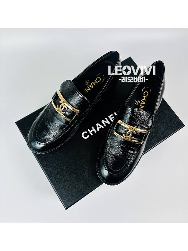 Gold CC Logo Moccasin Loafer Shoes Middle Heel Black Patent Calfskin 365 G39320 - CHANEL - BALAAN 3