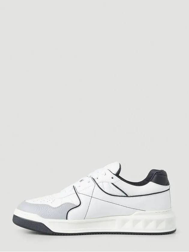 One One Stud Screen Print Logo Sneakers White - VALENTINO - BALAAN 3